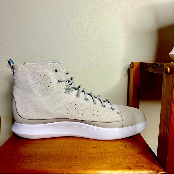 💥LAST CHANCE💥Suede Under Armour UAS Club Mid Leather Sneaker, Size 10.5 Boot - Picture 2 of 15